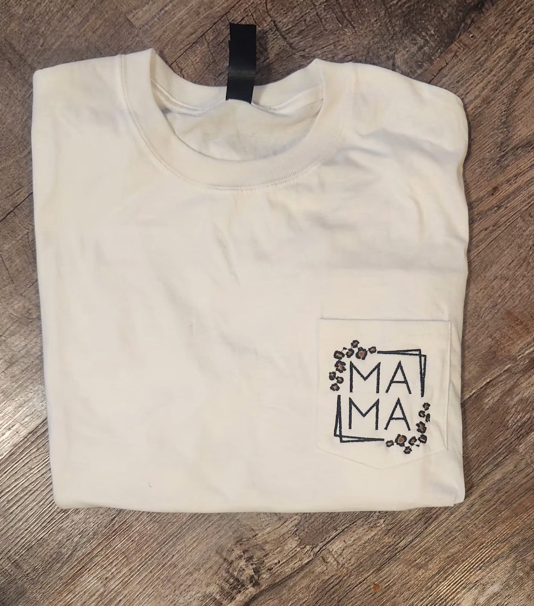 MAMA LEOPARD POCKET TEE